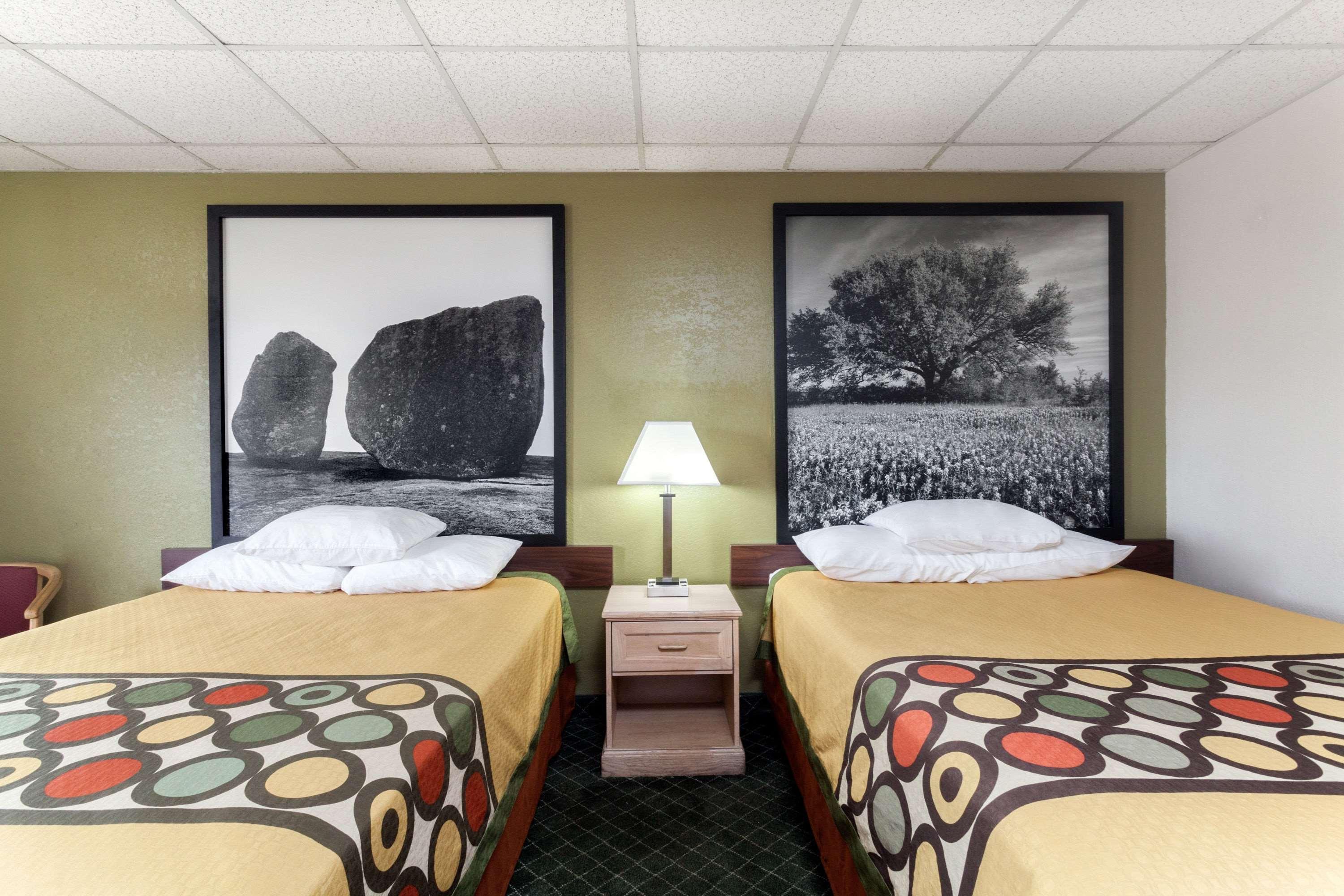 Super 8 By Wyndham Fredericksburg Exterior foto