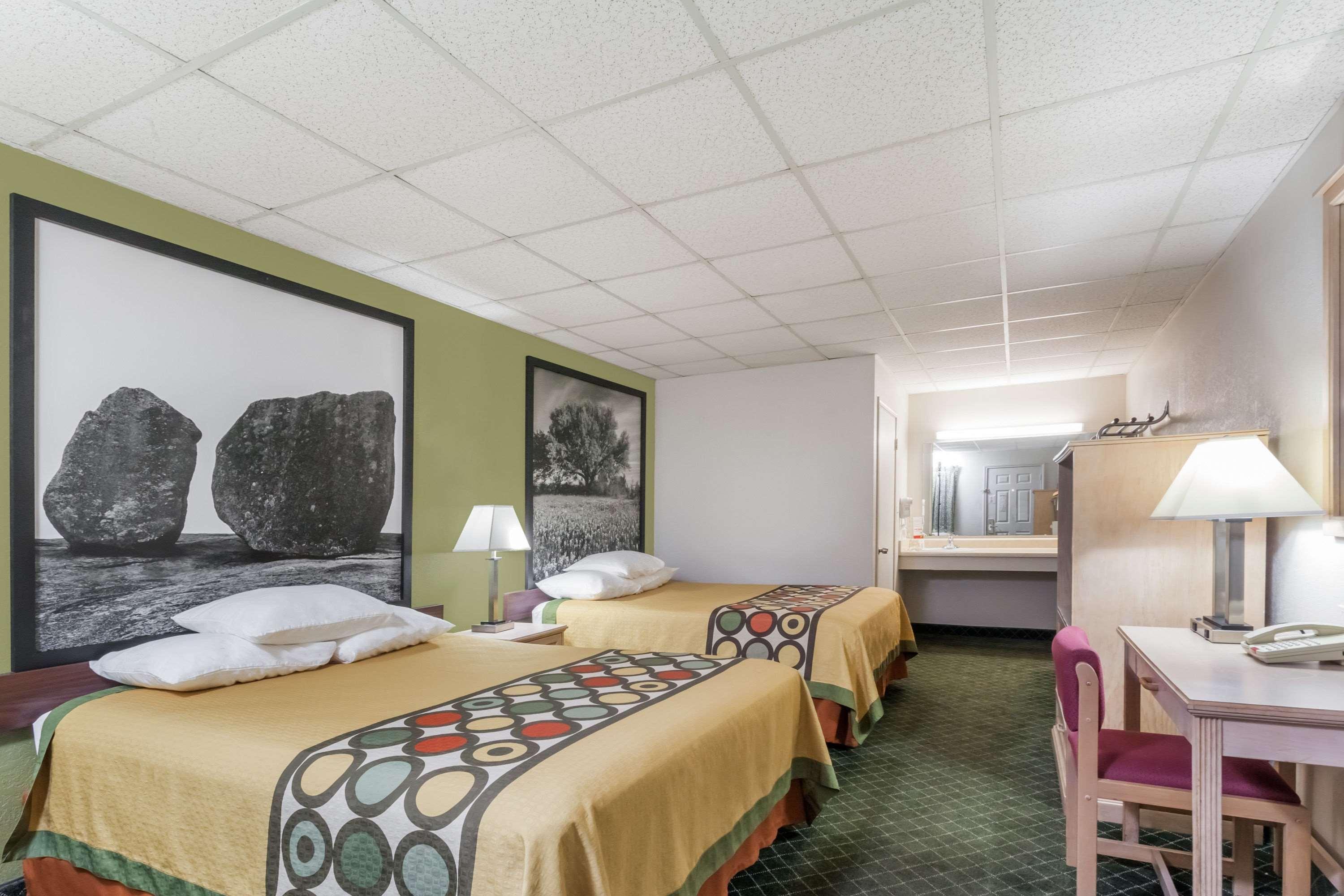 Super 8 By Wyndham Fredericksburg Exterior foto