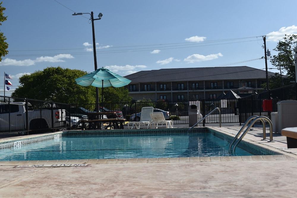 Super 8 By Wyndham Fredericksburg Exterior foto