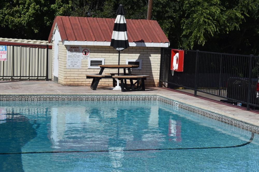 Super 8 By Wyndham Fredericksburg Exterior foto