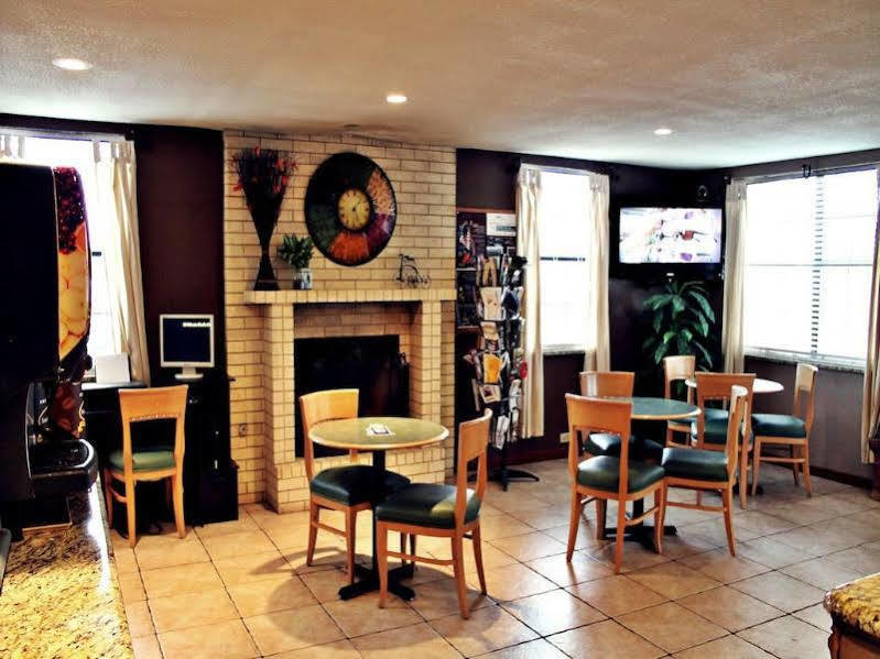 Super 8 By Wyndham Fredericksburg Exterior foto