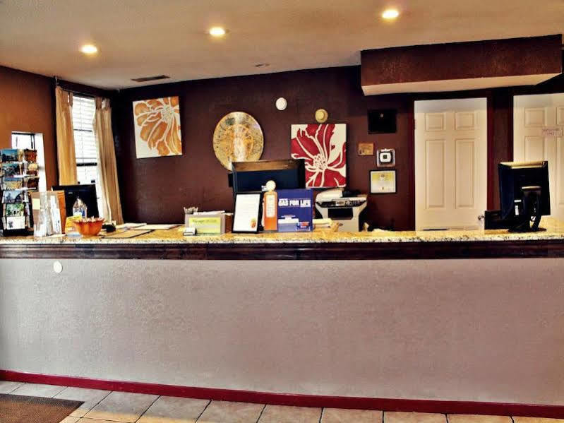 Super 8 By Wyndham Fredericksburg Exterior foto